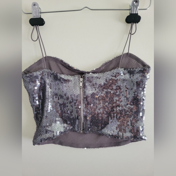 Sequence Crop Top - Picture 3 of 4